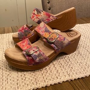 Dansko floral leather two straps slip-on sandals Size 37